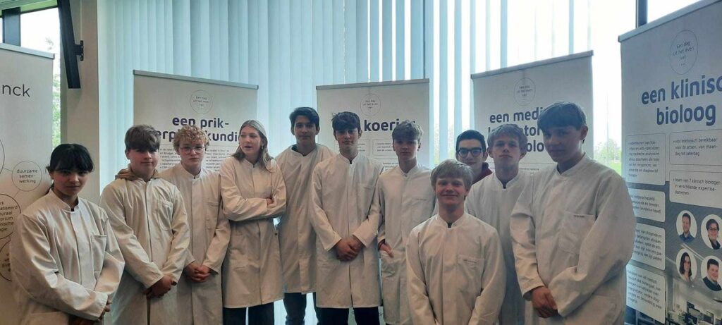 5 Biotechnologische & Chemische technieken ging op bedrijfsbezoek naar het farma...