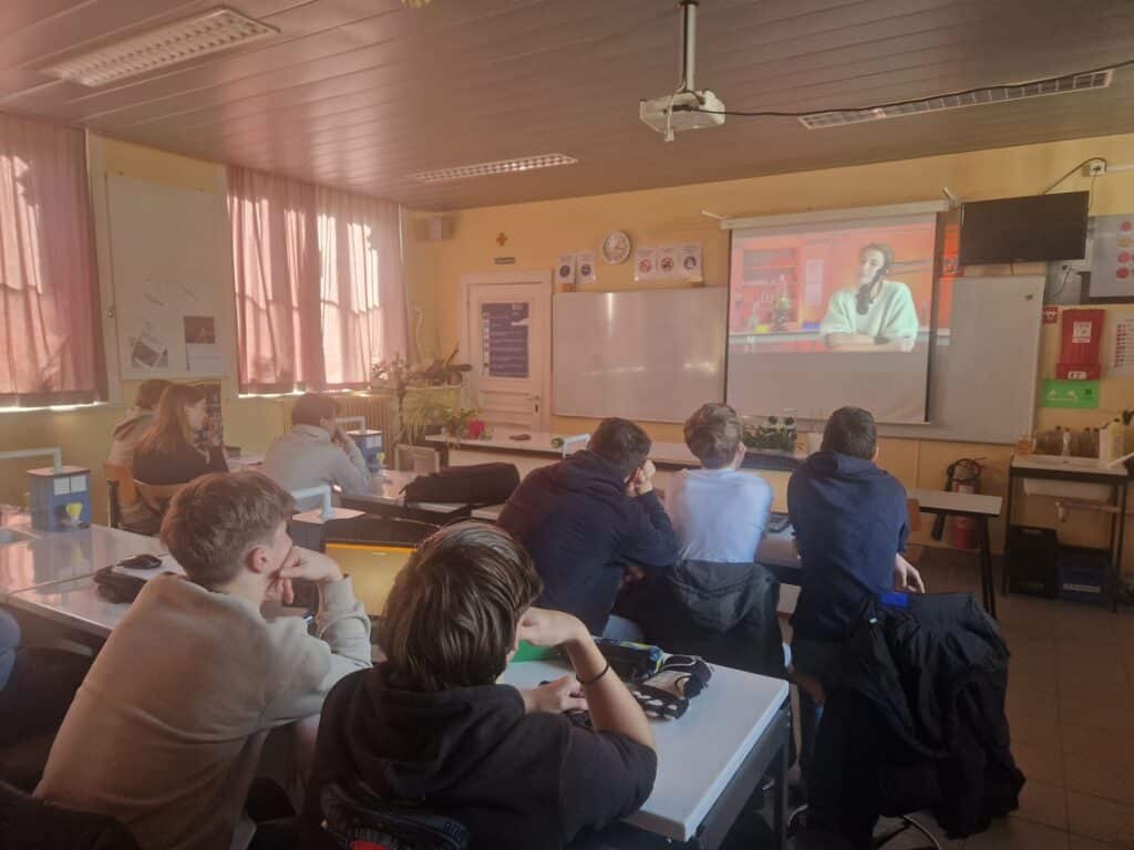 5 Biotechnologische & Chemische Technieken nam deze middag deel aan de online li...